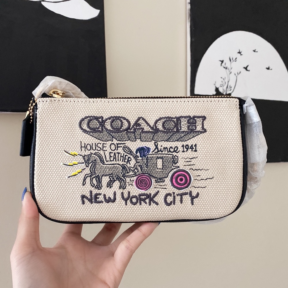 ❤️ Coach Nolita 19 With Art School Graphic